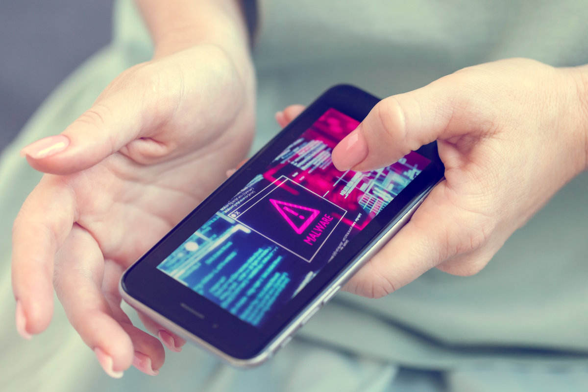 Alerta de smishing: estafa bancaria por SMS que se infiltra en conversaciones