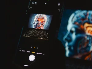 Alerta estafa con inteligencia artificial: clonan rostros para robar dinero de cuentas bancarias